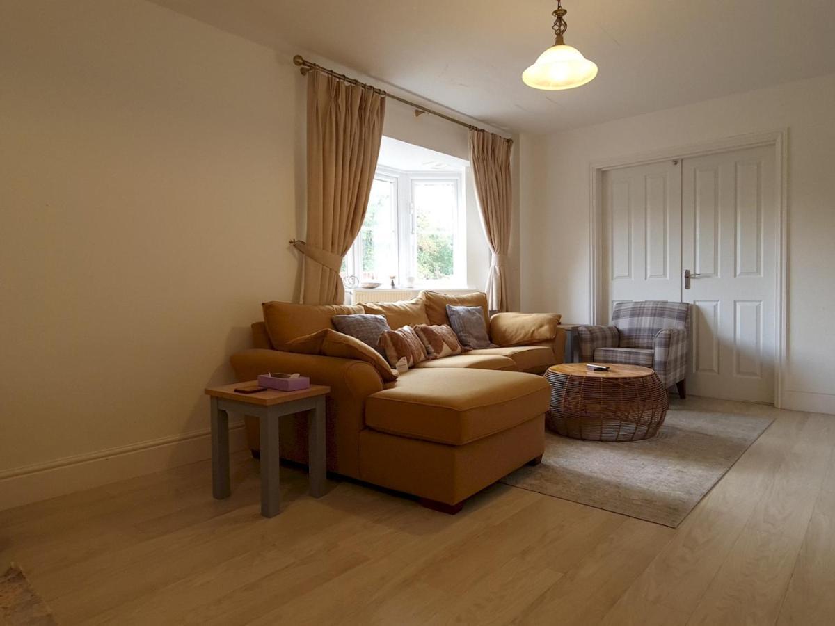 Pass The Keys Well Located Modern 5 Bedroom House Birmingham Exterior photo