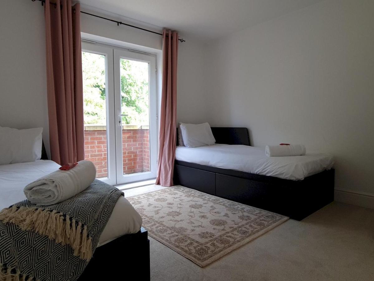 Pass The Keys Well Located Modern 5 Bedroom House Birmingham Exterior photo