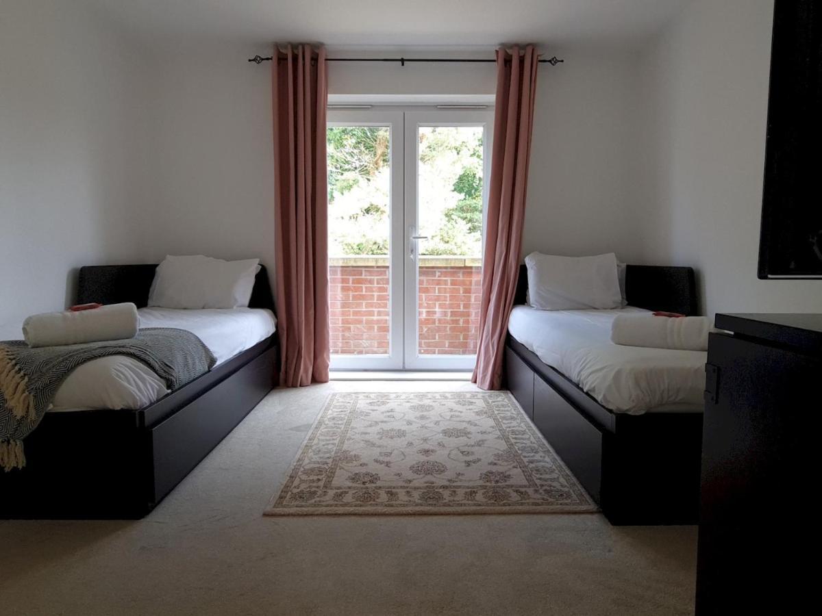 Pass The Keys Well Located Modern 5 Bedroom House Birmingham Exterior photo